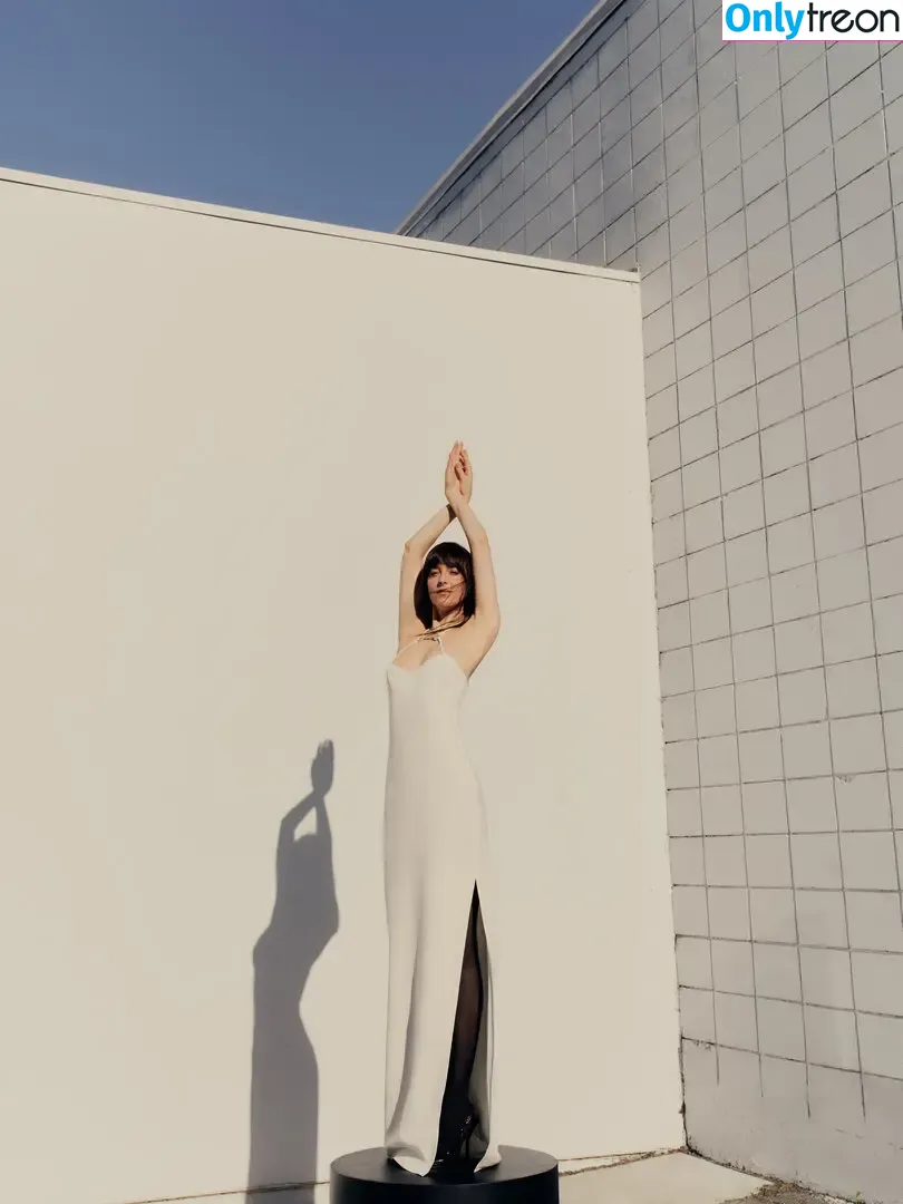 Dakota Johnson nude photo #1465 (dakotajohnson / isDakotaJohnson)