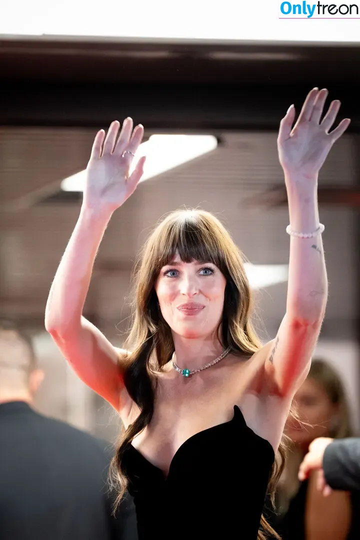 Dakota Johnson nude photo #1547 (dakotajohnson / isDakotaJohnson)