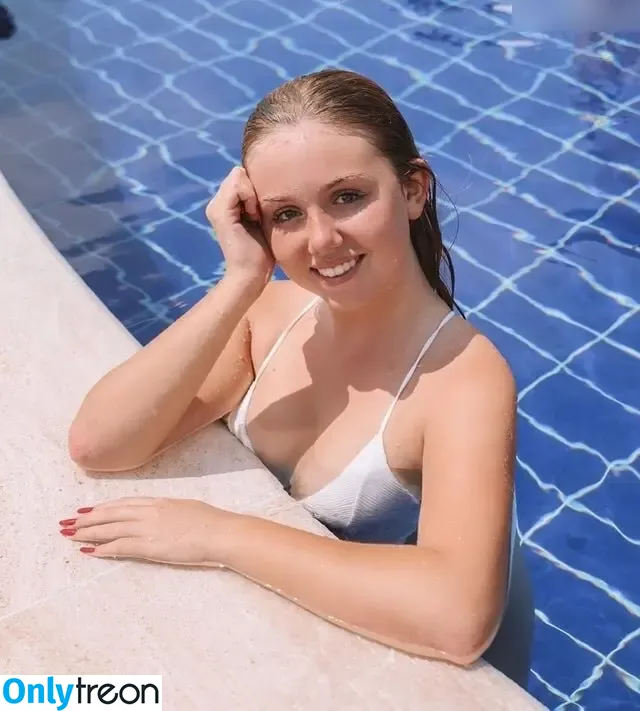 Dalia nude photo #0050 (Dalia)
