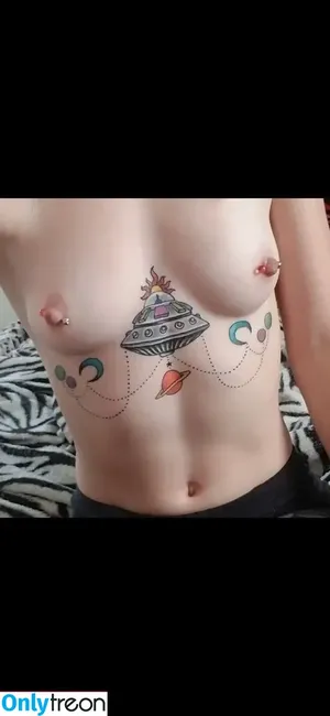 Damnwithaloudham nude photo #0018