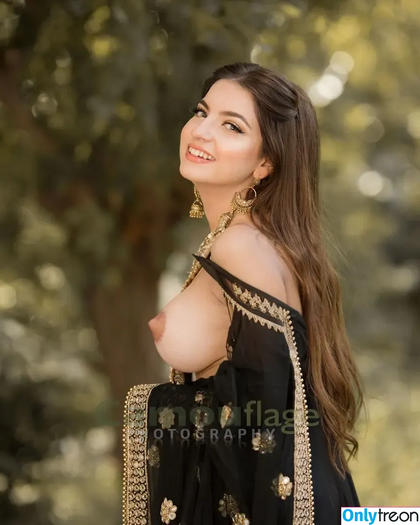 Dananeer Mobeen nude photo #0030 (dananeerr)