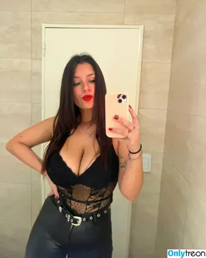 Dani Leiva / danileivax nude photo #0038