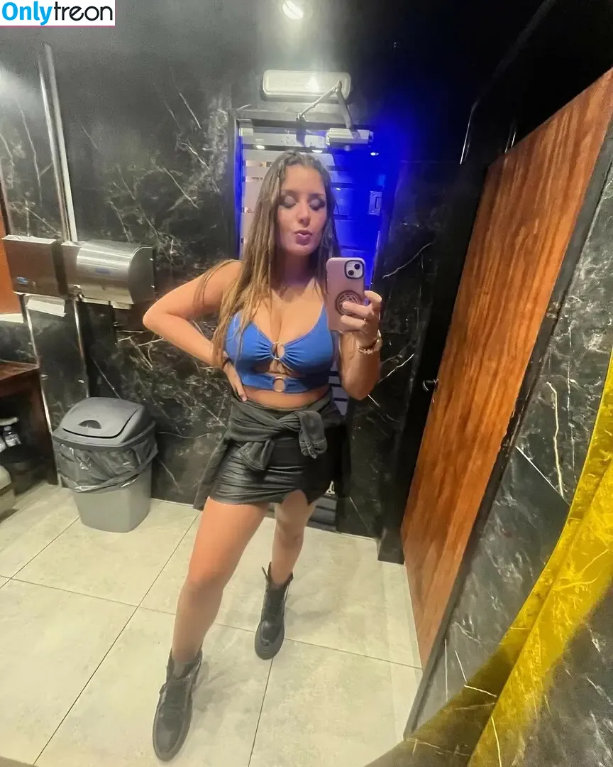 Dani Leiva nude photo #0040 (danileivax)