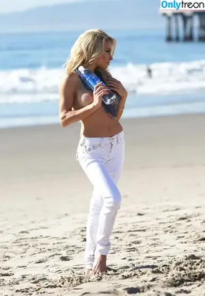 Dani Mathers / DaniMathers / missdanimathers nude photo #0001