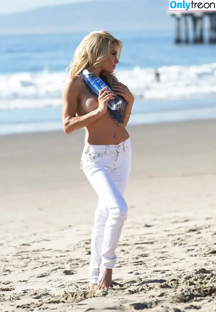 Dani Mathers nude photo #0001 (DaniMathers / missdanimathers)