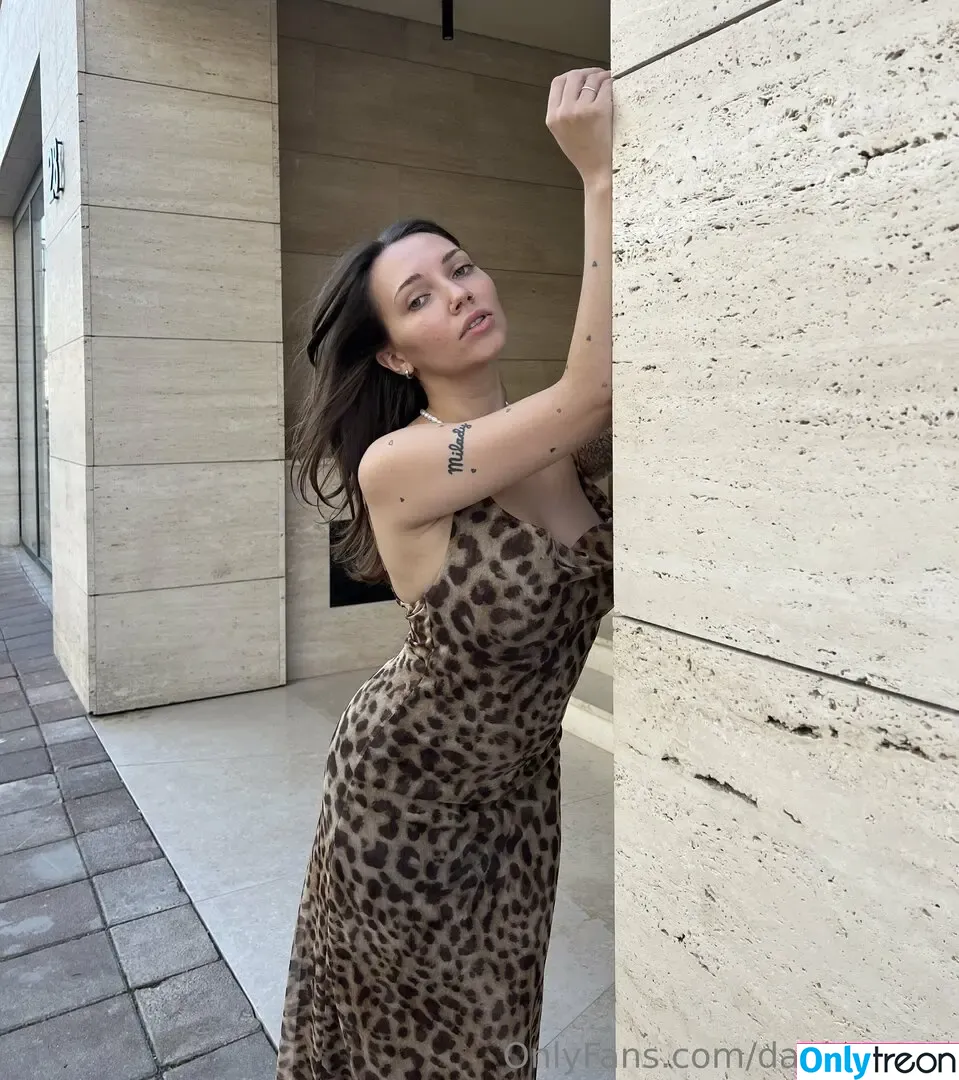 dani_purrre nude photo #0095 (dani_purda)