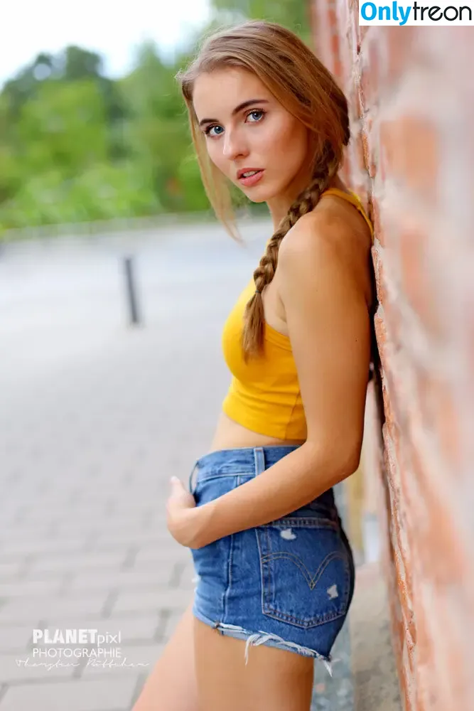 Dania_kr nude photo #0002 (Dania_kr)