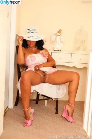 Danica Collins / donna.ambrose / justdanica nude photo #1049