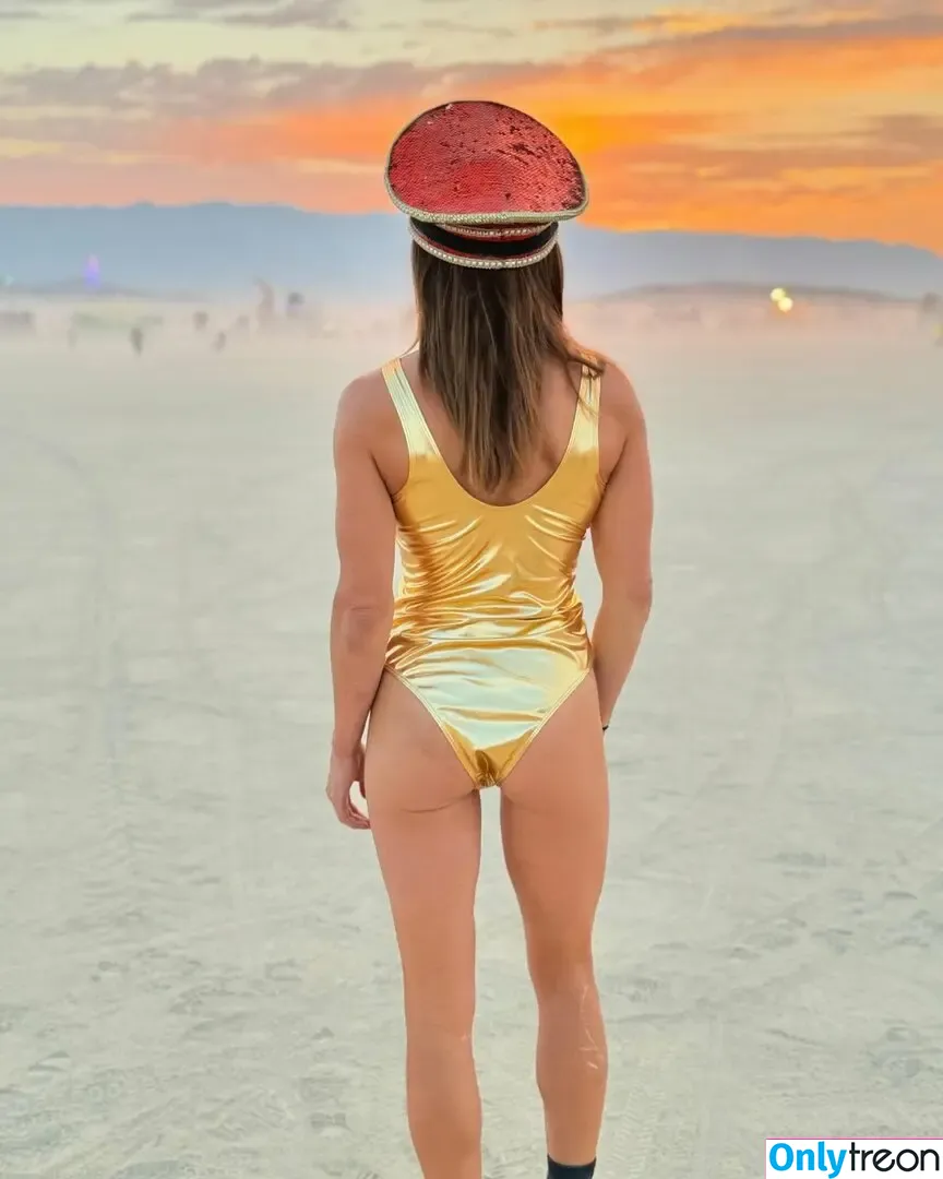 Danica Patrick nude photo #0138 (DanicaPatrick / Professional racing driver)