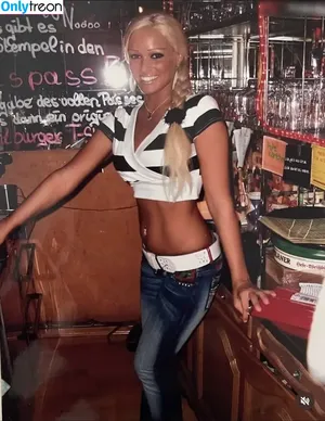 Daniela Katzenberger / danielakatzenberger nude photo #0479