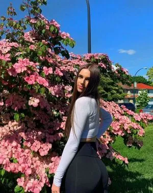 Danielalzj / insta happy-willingness291 / on daniela.lzj / velesiatx nude photo #0023