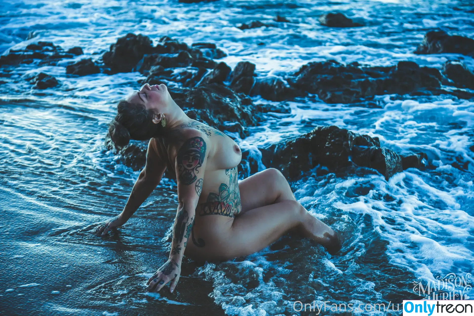 Danielle Colby nude photo #0002 (DanielleColby / daniellecolbyamericanpicker)