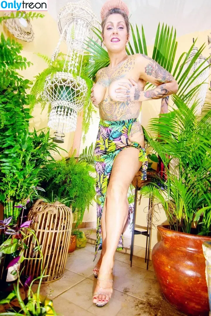Danielle Colby nude photo #0140 (DanielleColby / daniellecolbyamericanpicker)