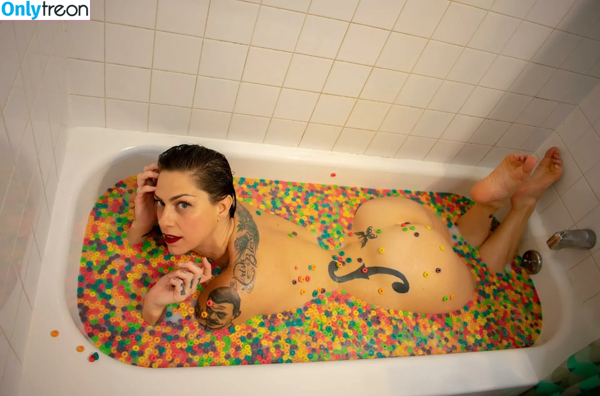 Danielle Colby nude photo #0145 (DanielleColby / daniellecolbyamericanpicker)