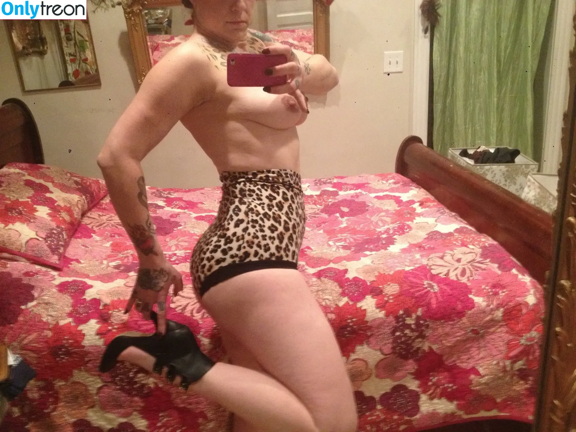 Danielle Colby nude photo #0148 (DanielleColby / daniellecolbyamericanpicker)