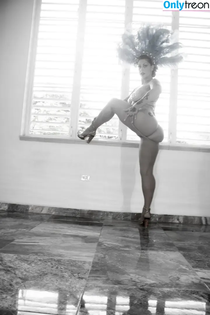 Danielle Colby nude photo #0169 (DanielleColby / daniellecolbyamericanpicker)