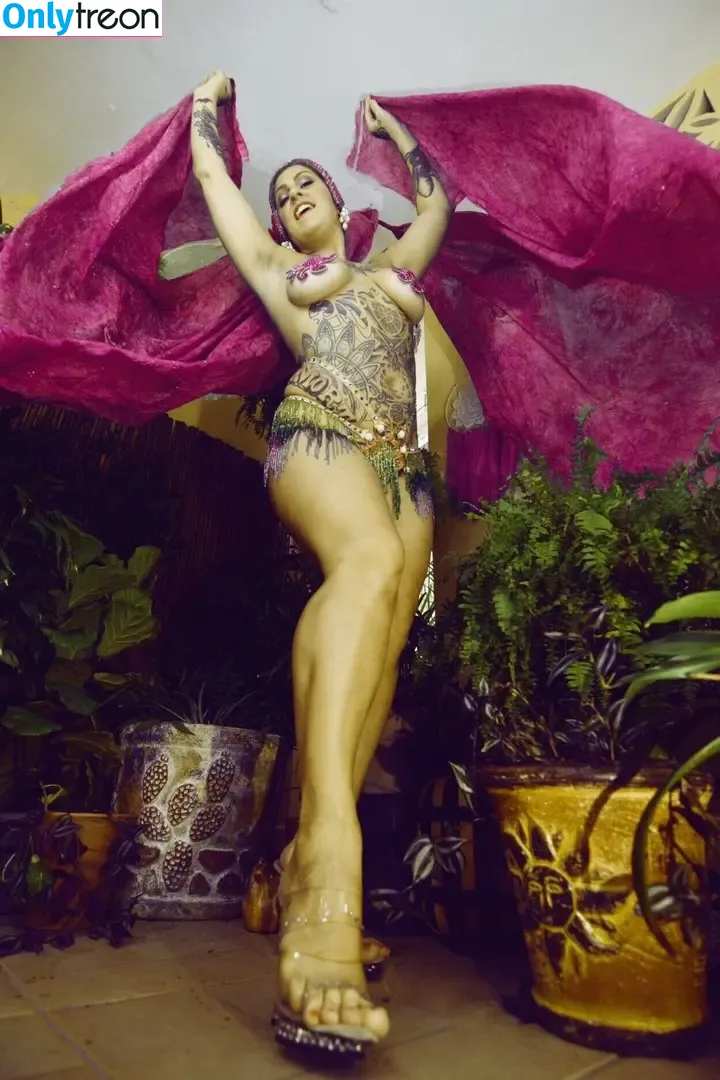 Danielle Colby nude photo #0219 (DanielleColby / daniellecolbyamericanpicker)