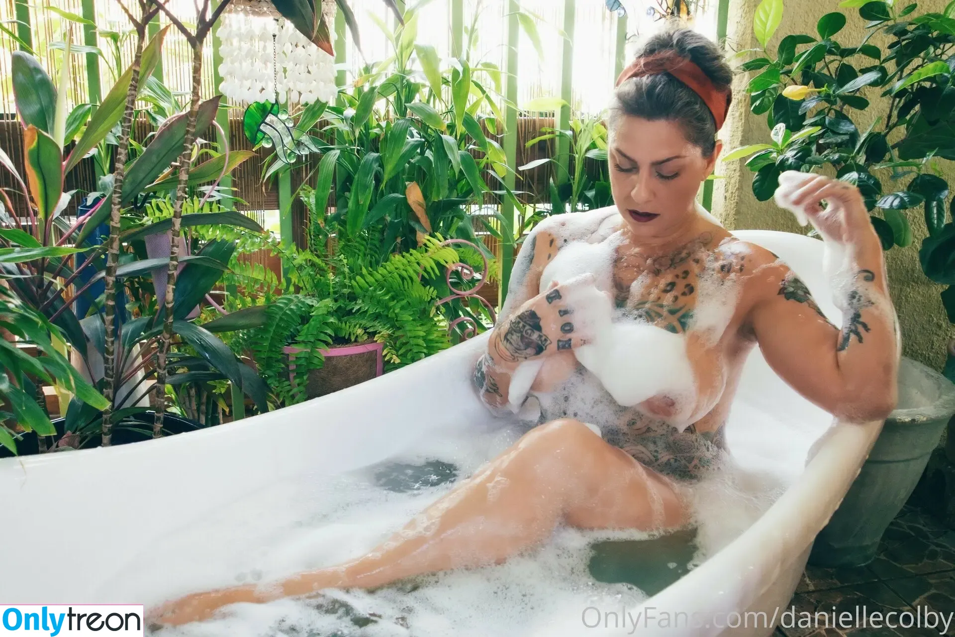 Danielle Colby nude photo #0370 (DanielleColby / daniellecolbyamericanpicker)