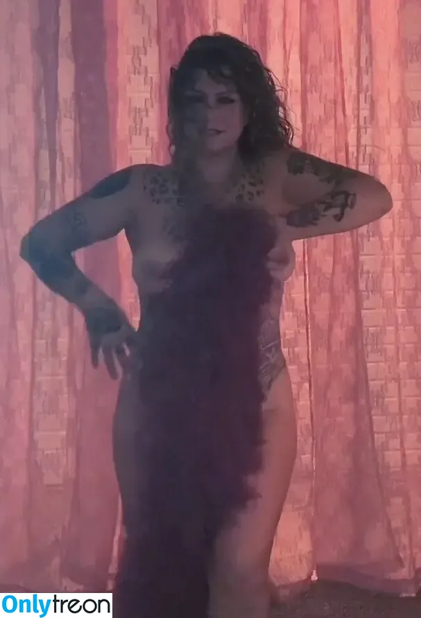 Danielle Colby nude photo #0466 (DanielleColby / daniellecolbyamericanpicker)