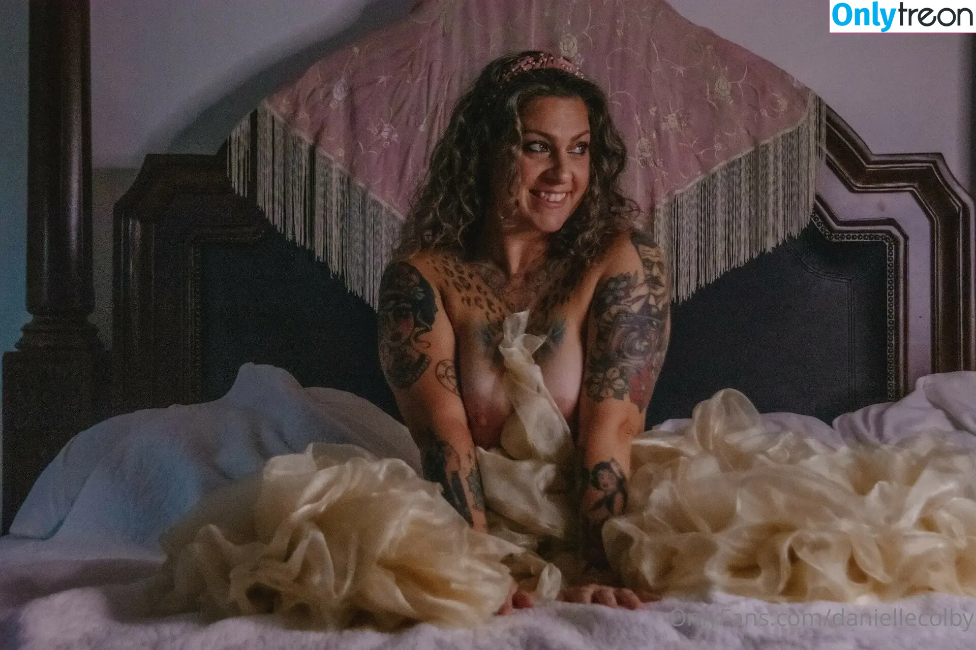 Danielle Colby nude photo #0565 (DanielleColby / daniellecolbyamericanpicker)