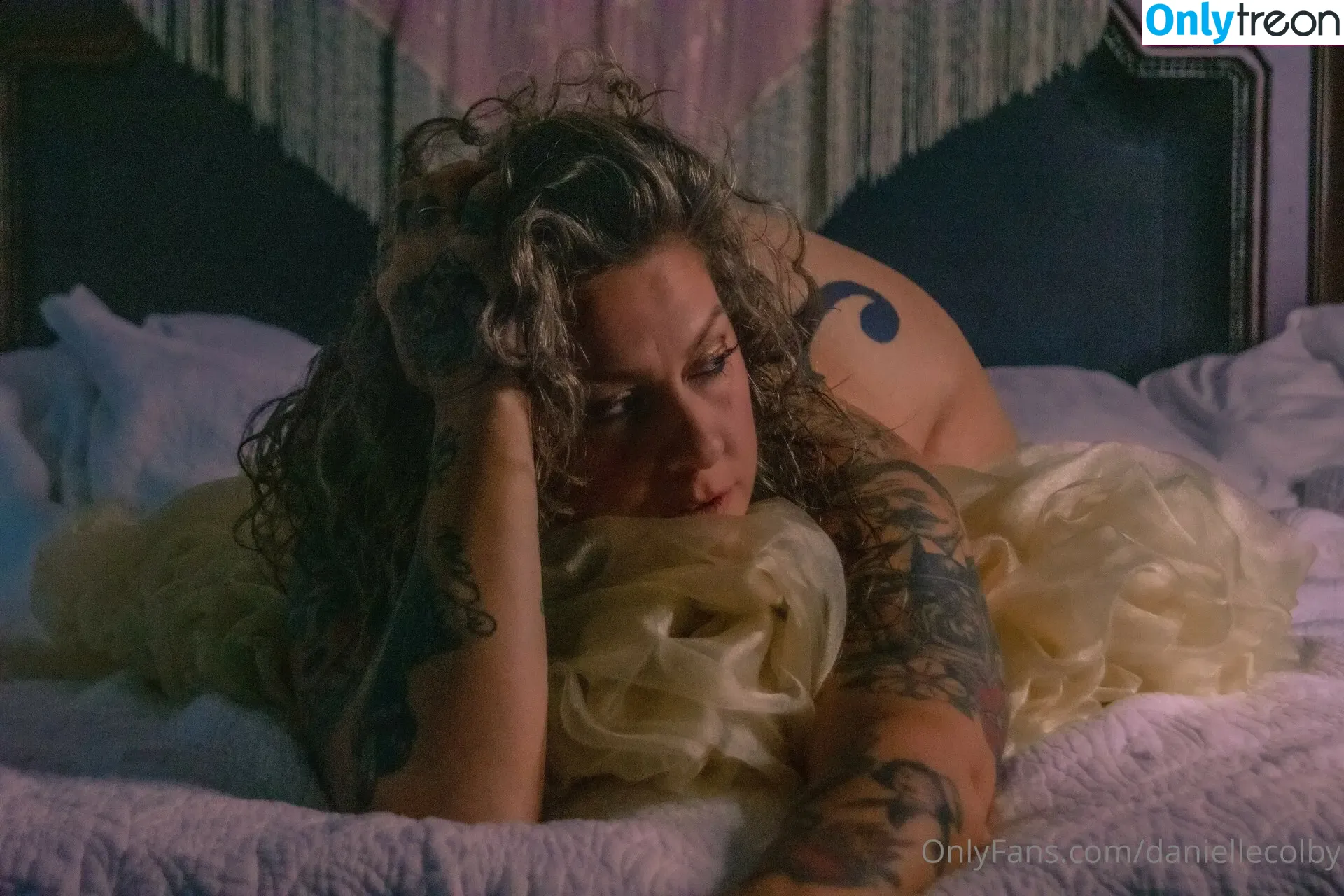 Danielle Colby nude photo #0570 (DanielleColby / daniellecolbyamericanpicker)