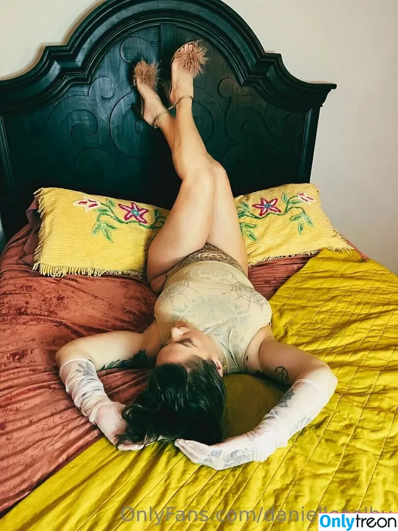 Danielle Colby nude photo #0652 (DanielleColby / daniellecolbyamericanpicker)