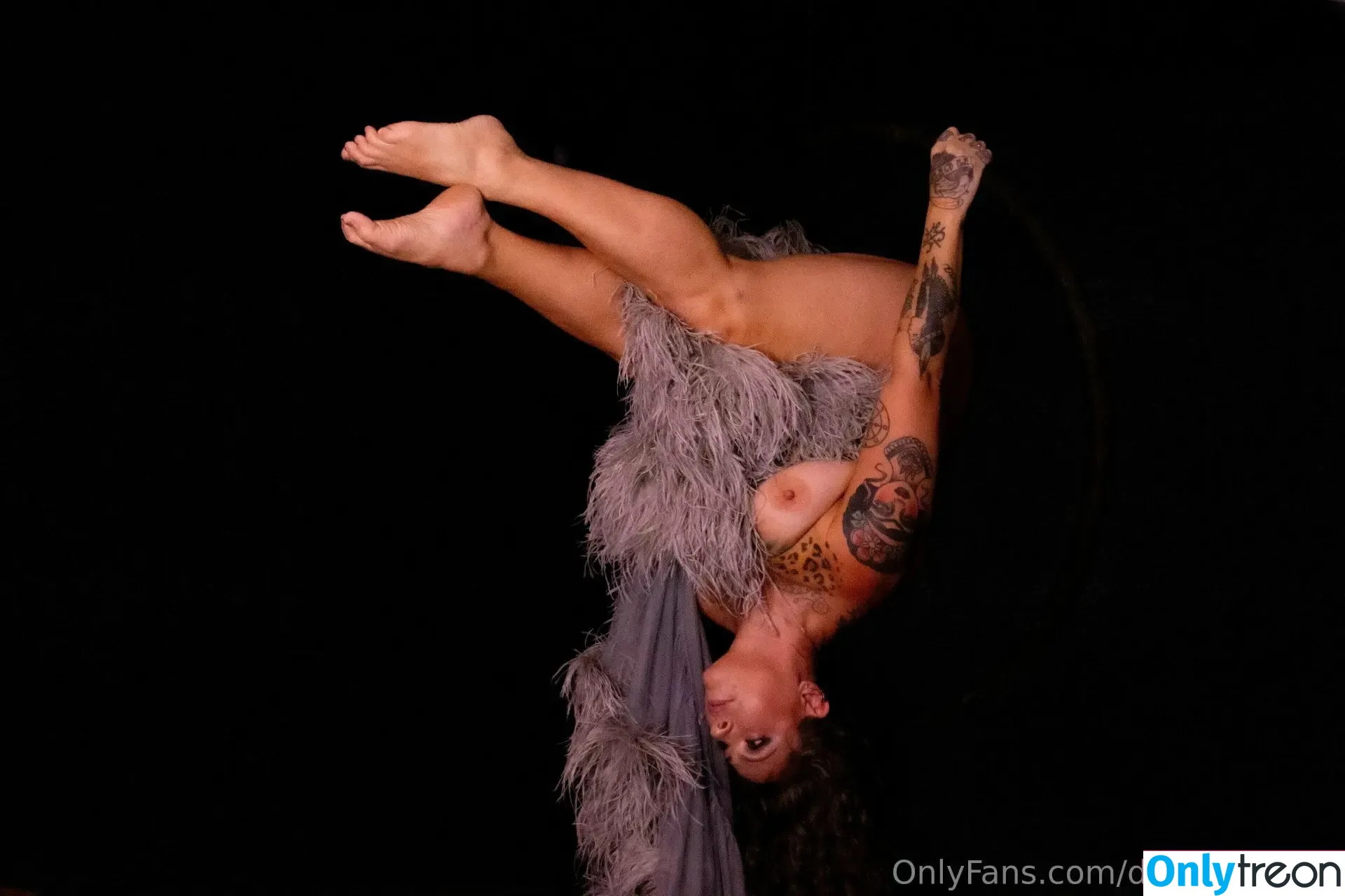 Danielle Colby nude photo #0710 (DanielleColby / daniellecolbyamericanpicker)