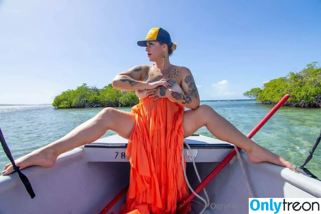 Danielle Colby nude photo #0805 (DanielleColby / daniellecolbyamericanpicker)