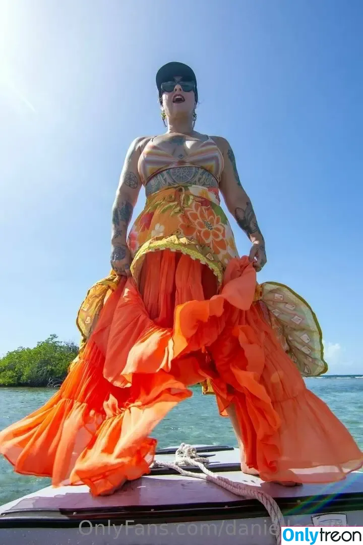 Danielle Colby nude photo #0810 (DanielleColby / daniellecolbyamericanpicker)