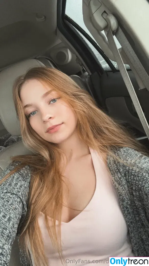 daniellee.rosee nude photo #0094 (daniellerose75 / danielleroserussell)