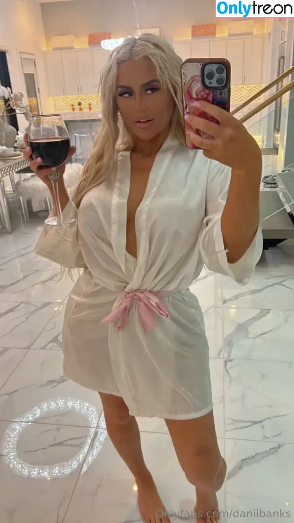 daniibanks nude photo #0137 (danii.banks)