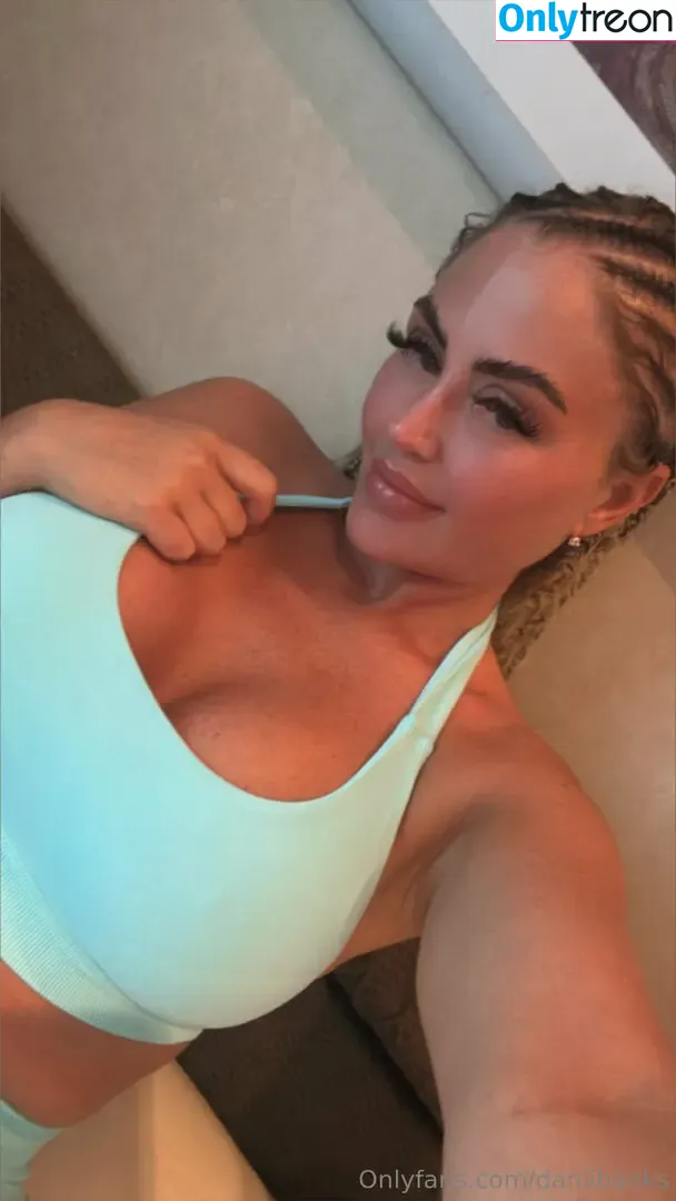 daniibanksvip nude photo #0070 (itsdaniibanks)