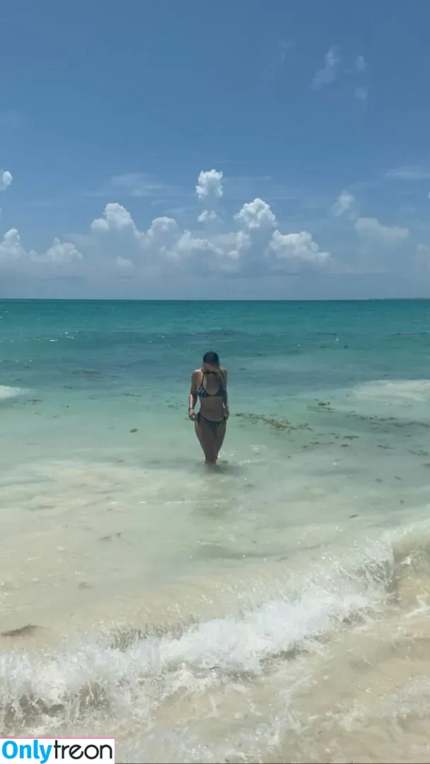 Danna Paola nude photo #0107 (danna / dannapaolaruiz)