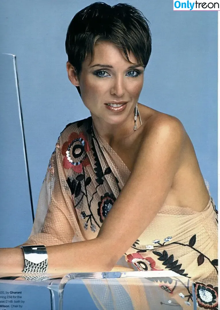 Danni Minogue nude photo #6561 (danniiminogue)