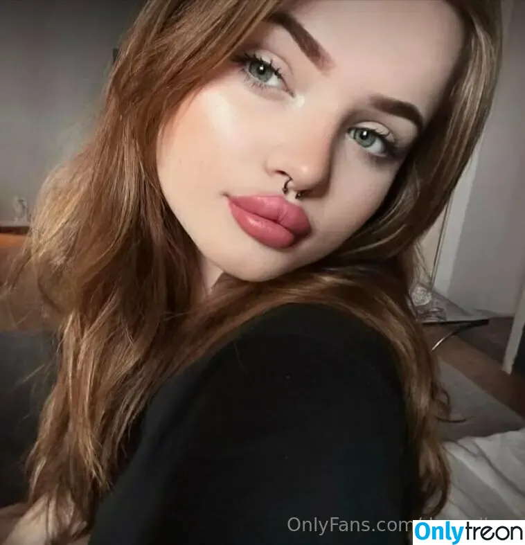 Danyelkax nude photo #0070 (danyelkaxo)