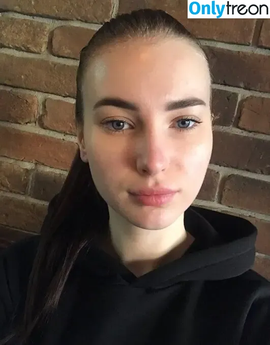 dariagold nude photo #0003 (dariagoldnyc)