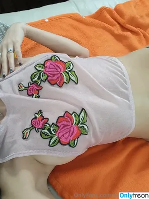 darlingxxx69 / dahhhhling nude photo #0003