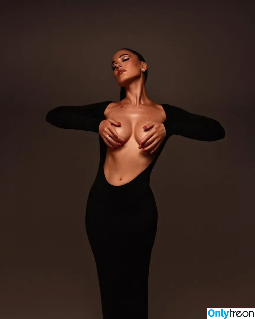 Dasha Astafieva nude photo #0232 (da_astafieva)