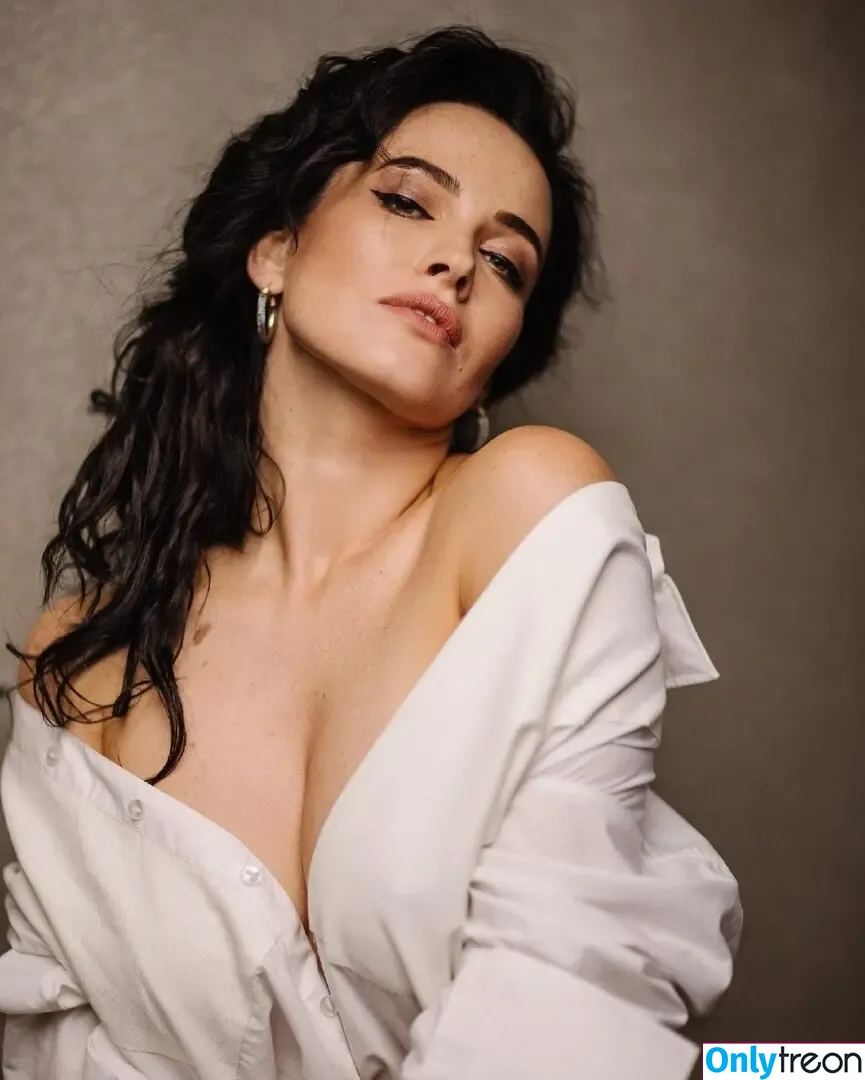 Dasha Astafieva nude photo #0240 (da_astafieva)