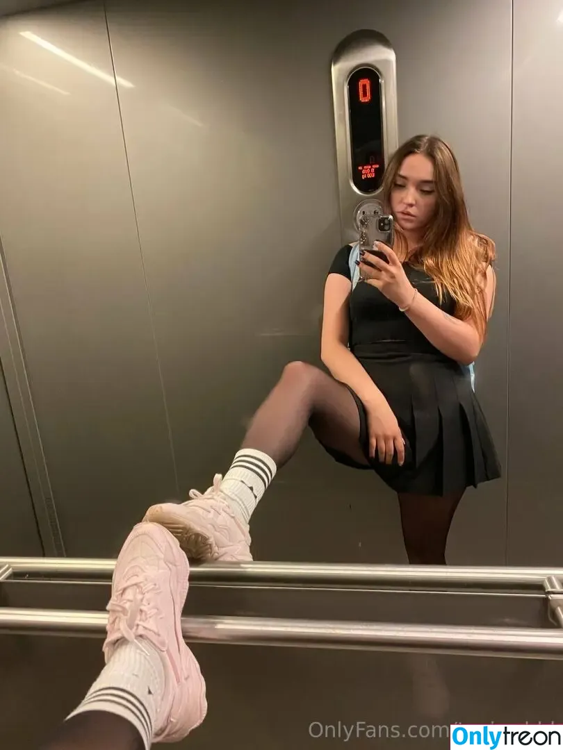 dassy_toxic nude photo #0094 (_lilt0xic_)