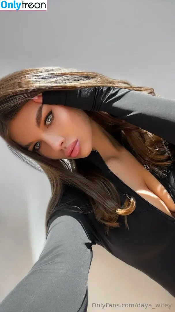 daya_wifey nude photo #0263 (dats.wifey)