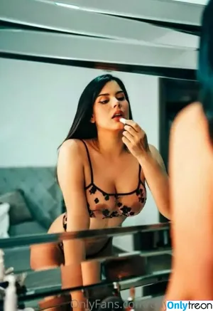  nude photo #0002