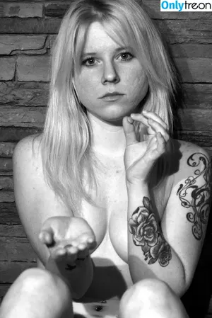 deathprincesses / death.princess / em_smilex nude photo #0005