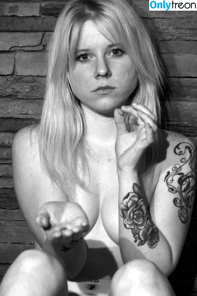 deathprincesses nude photo #0005 (death.princess / em_smilex)