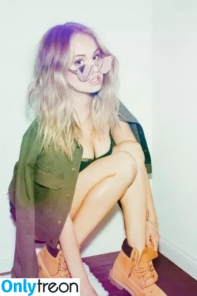 Debby Ryan nude photo #0151 (debbyryan)