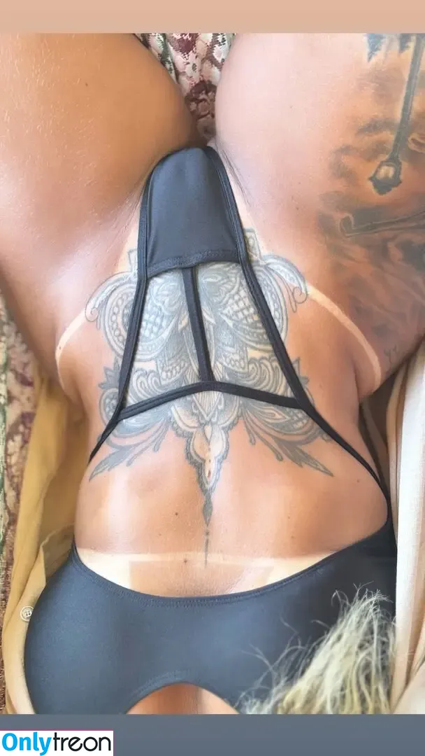 Débora Brasil nude photo #0038 (deborabrasil_021 / deborapeixoto)