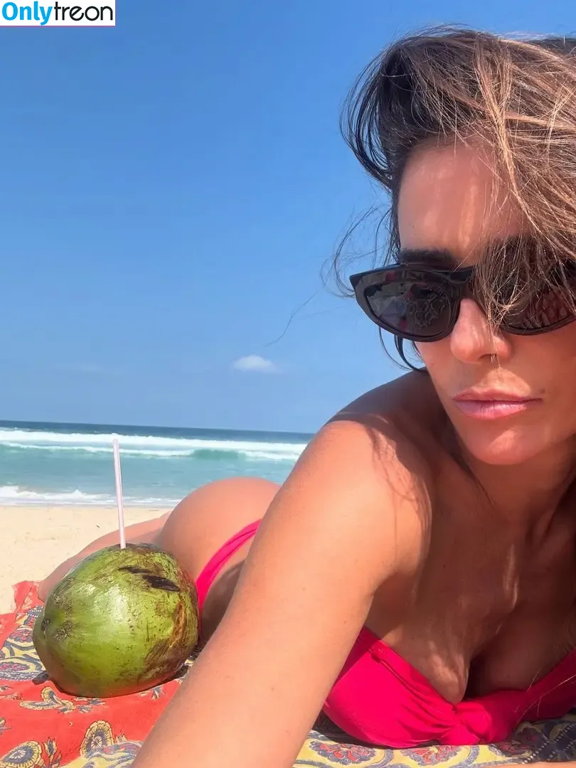 Deborah Secco nude photo #2143 (dedesecco)
