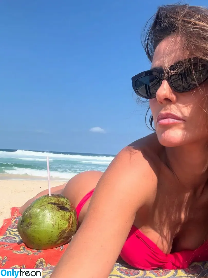 Deborah Secco nude photo #2146 (dedesecco)