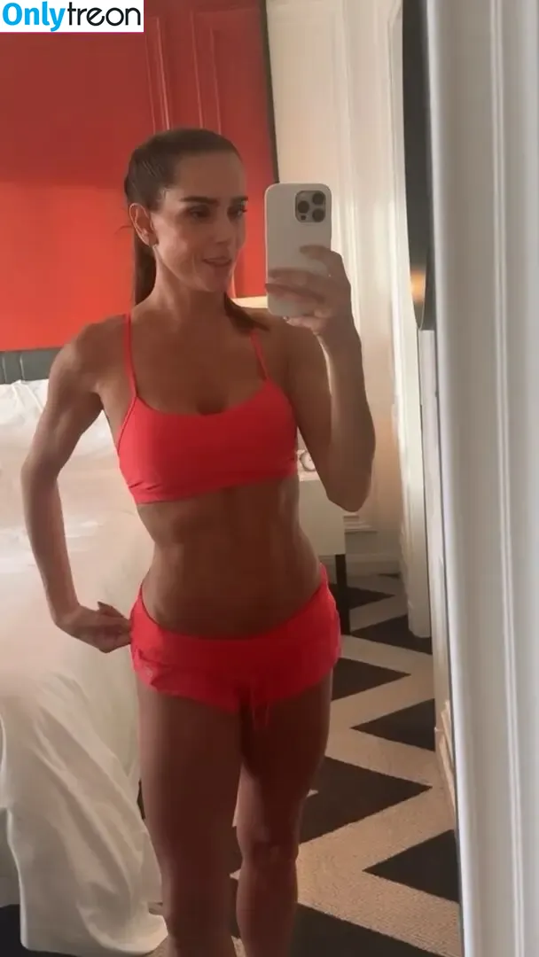 Deborah Secco nude photo #2162 (dedesecco)