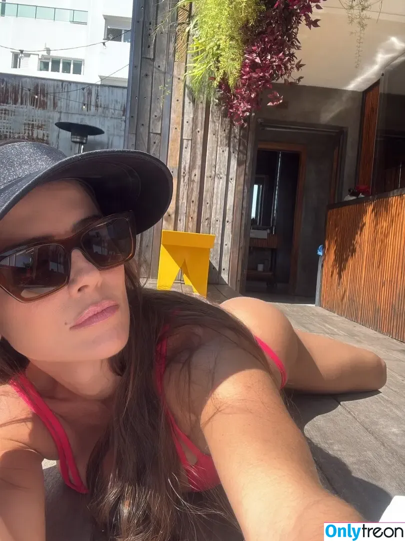 Deborah Secco nude photo #2173 (dedesecco)